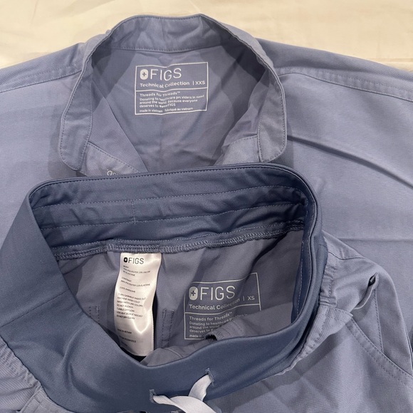 Figs Vapor Blue Rafaela and Yola Scrubs set - Picture 2 of 8